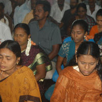 Mass prayer for Rajini recovery at Ragavendra Temple